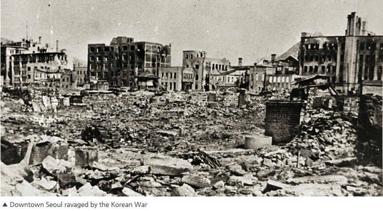 Photo-Downtown Seoul ravaged by the Korean War