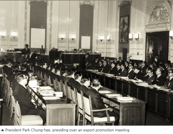 Photo-President Park Chung-hee, presiding over an export promotion meeting