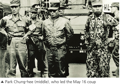 Photo-Park Chung-hee (middle), who led the May 16 coup